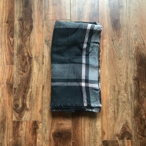 Gray Blanket Scarf